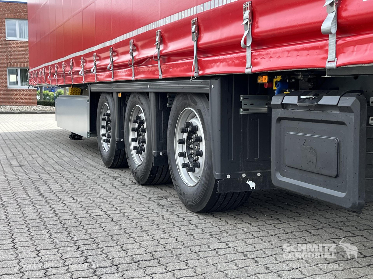 Schmitz Cargobull Curtainsider Mega 