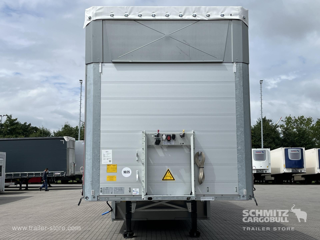 Schmitz Cargobull Curtainsider Mega 