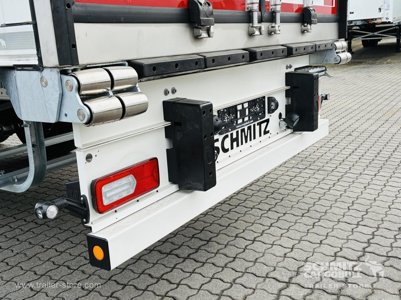 Schmitz Cargobull Tiefkühler Standard Doppelstock Trennwand 