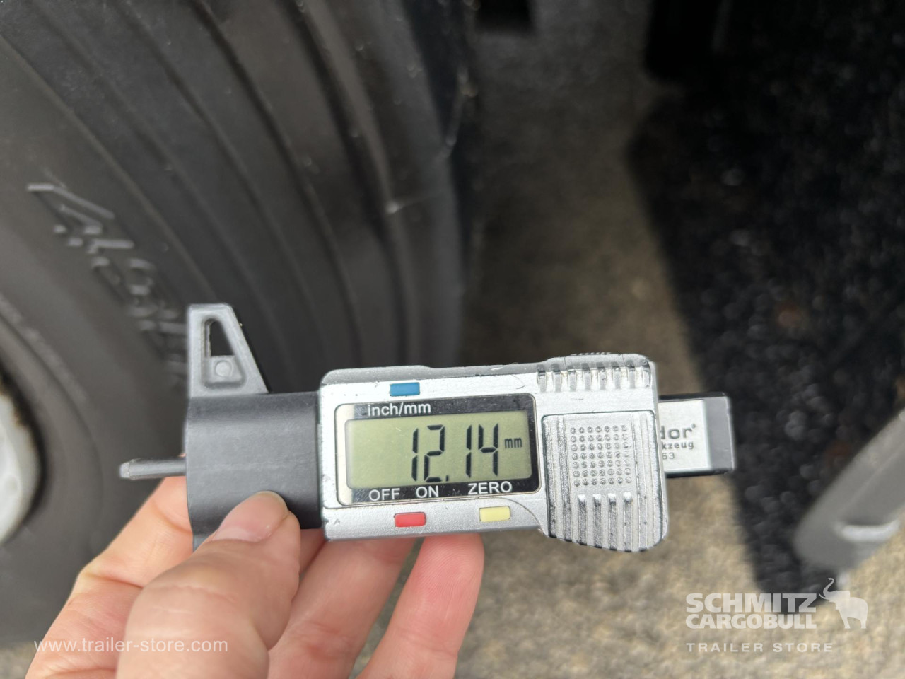 Schmitz Cargobull Curtainsider Mega 