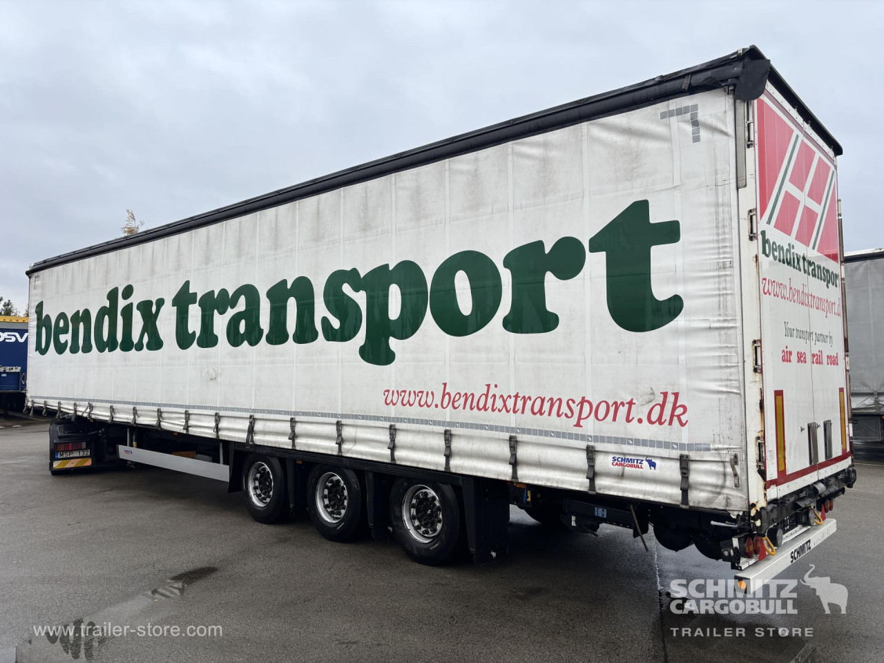 Schmitz Cargobull Curtainsider Mega 