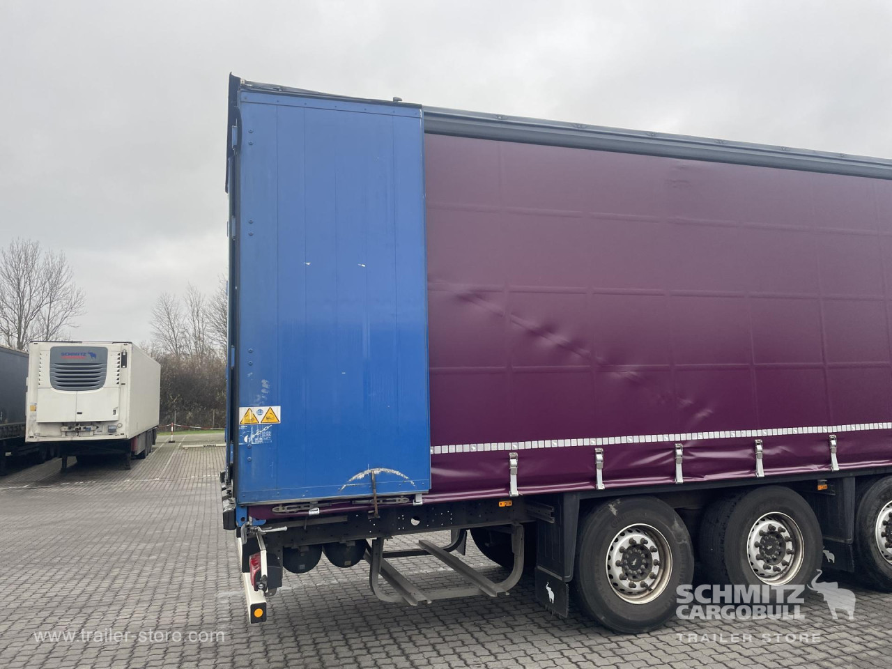 Schmitz Cargobull Curtainsider Coil 