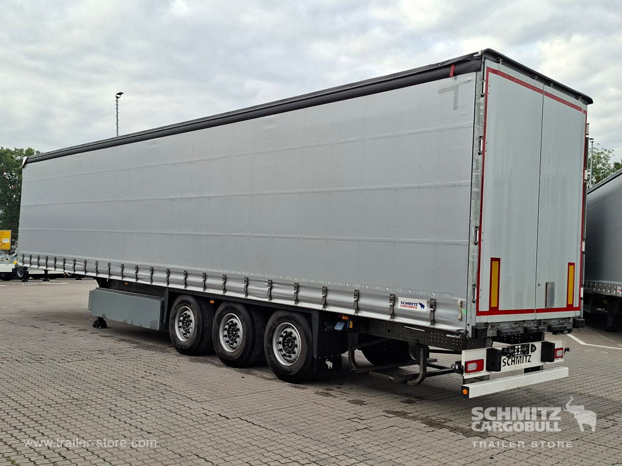 Schmitz Cargobull Curtainsider Standard Getränke 