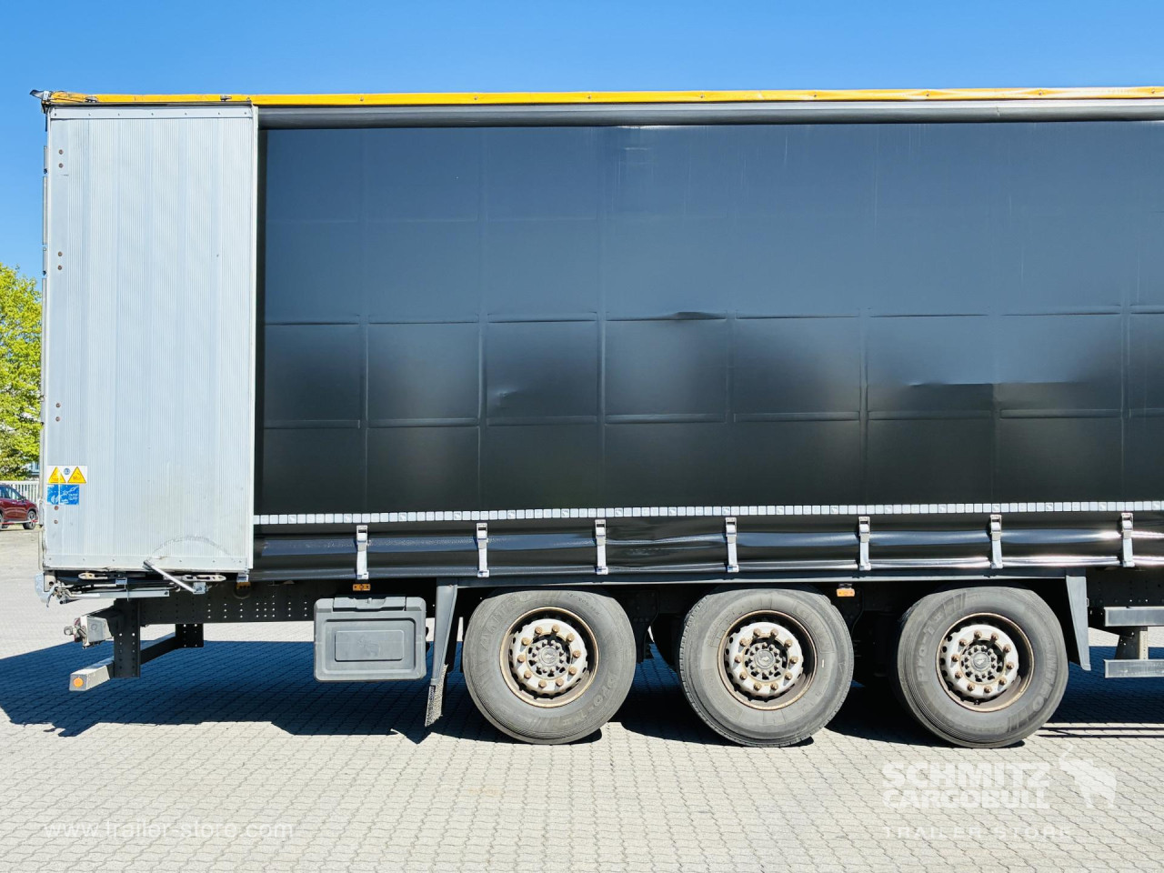 Schmitz Cargobull Curtainsider Standard 