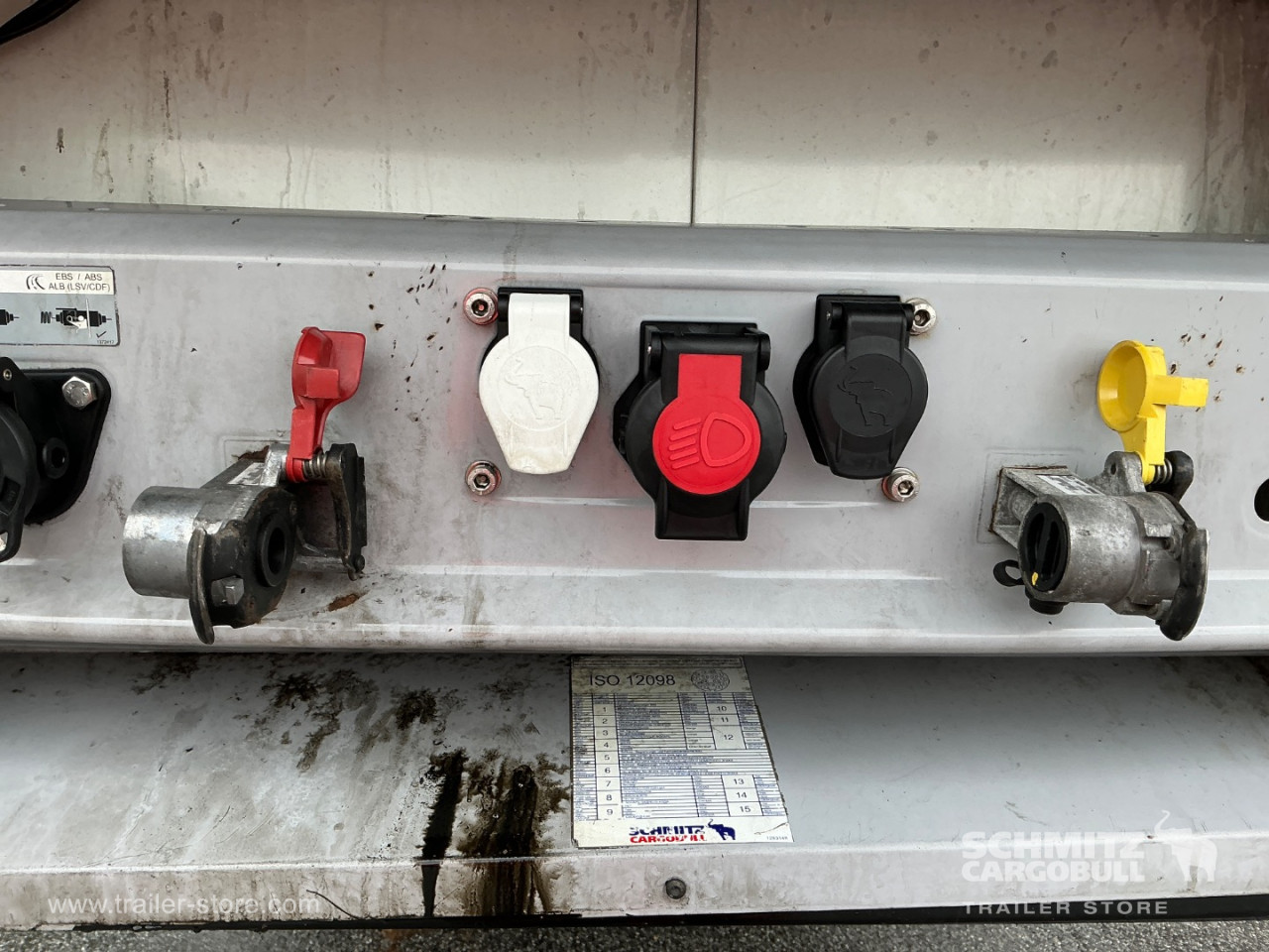 Schmitz Cargobull Reefer Meat hanging system 