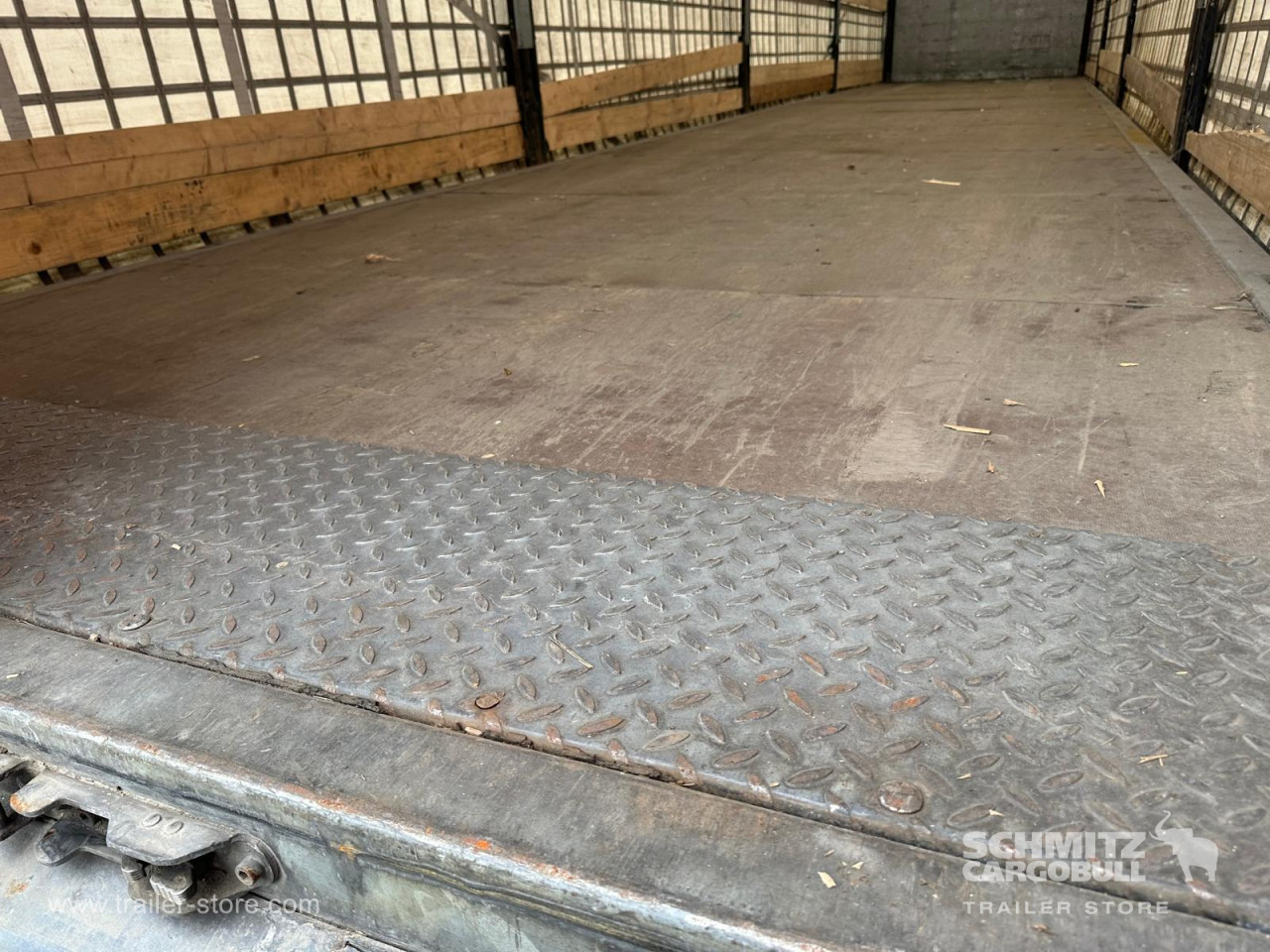 Schmitz Cargobull Semitrailer Curtainsider Standard Hayon 