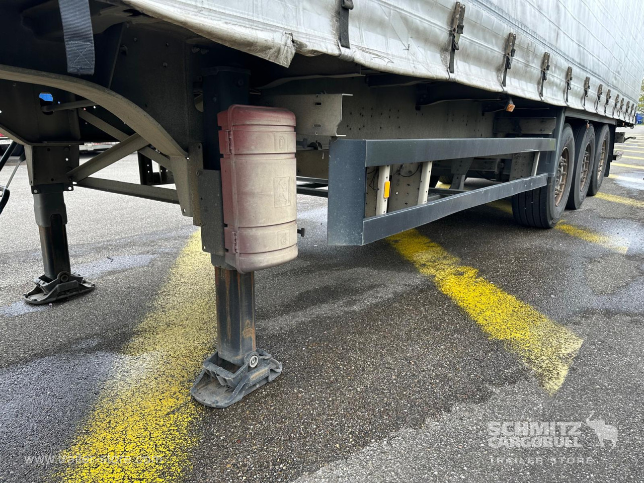 Schmitz Cargobull Semitrailer Curtainsider Standard Hayon 