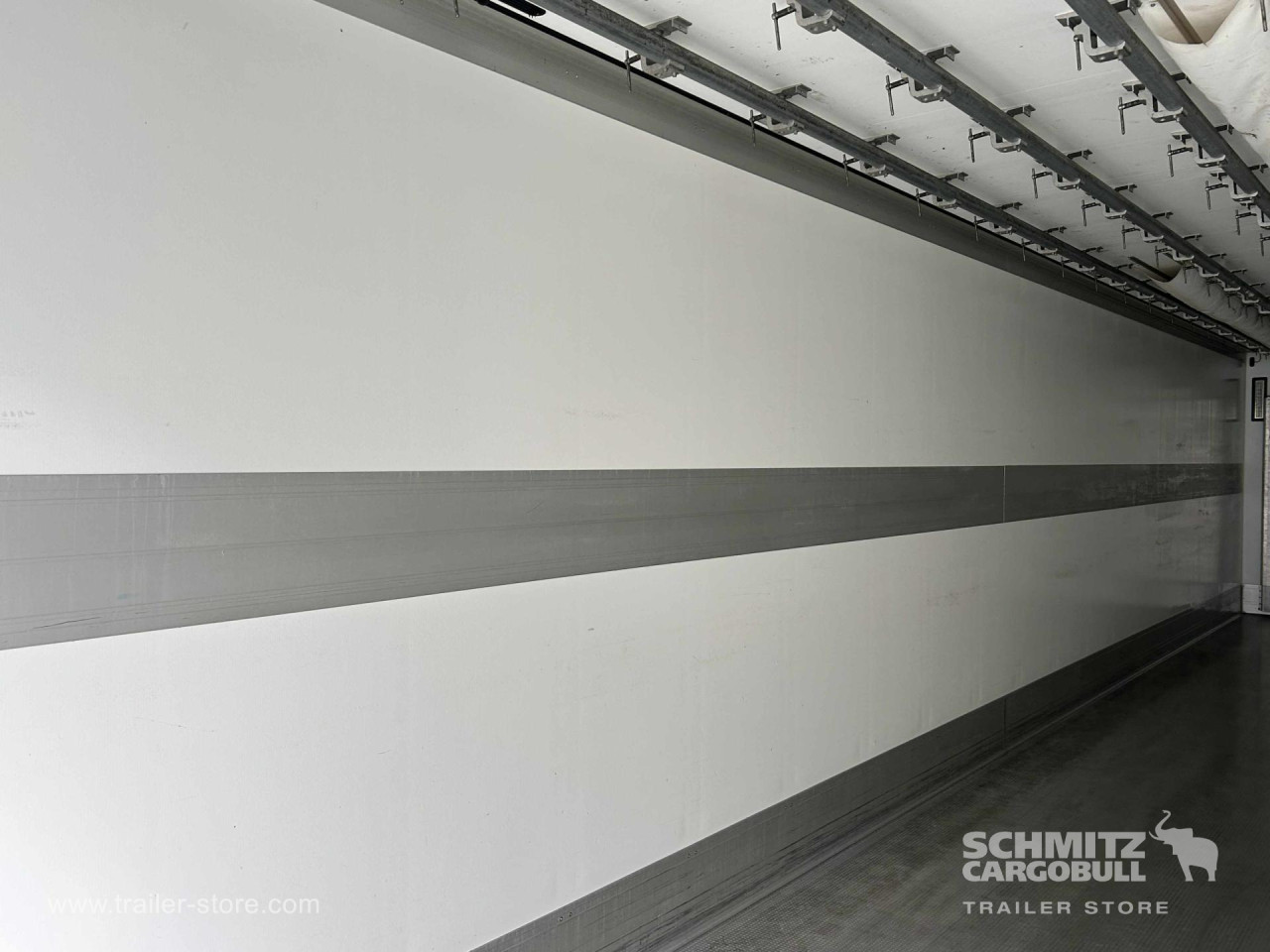 Schmitz Cargobull Reefer Meat hanging system 