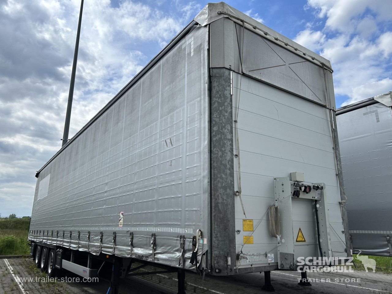 Schmitz Cargobull Curtainsider Mega 
