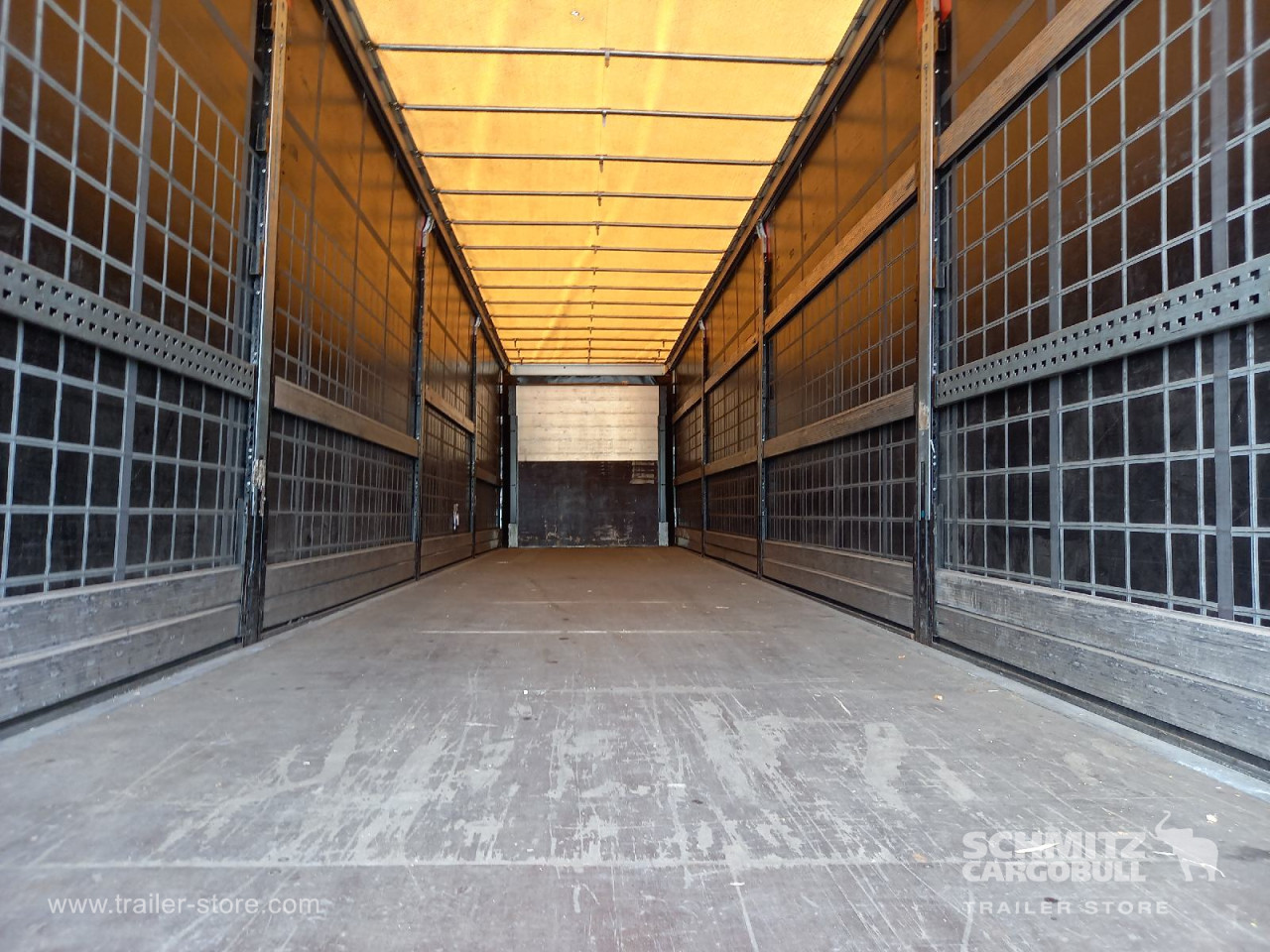 Schmitz Cargobull Curtainsider Standard 