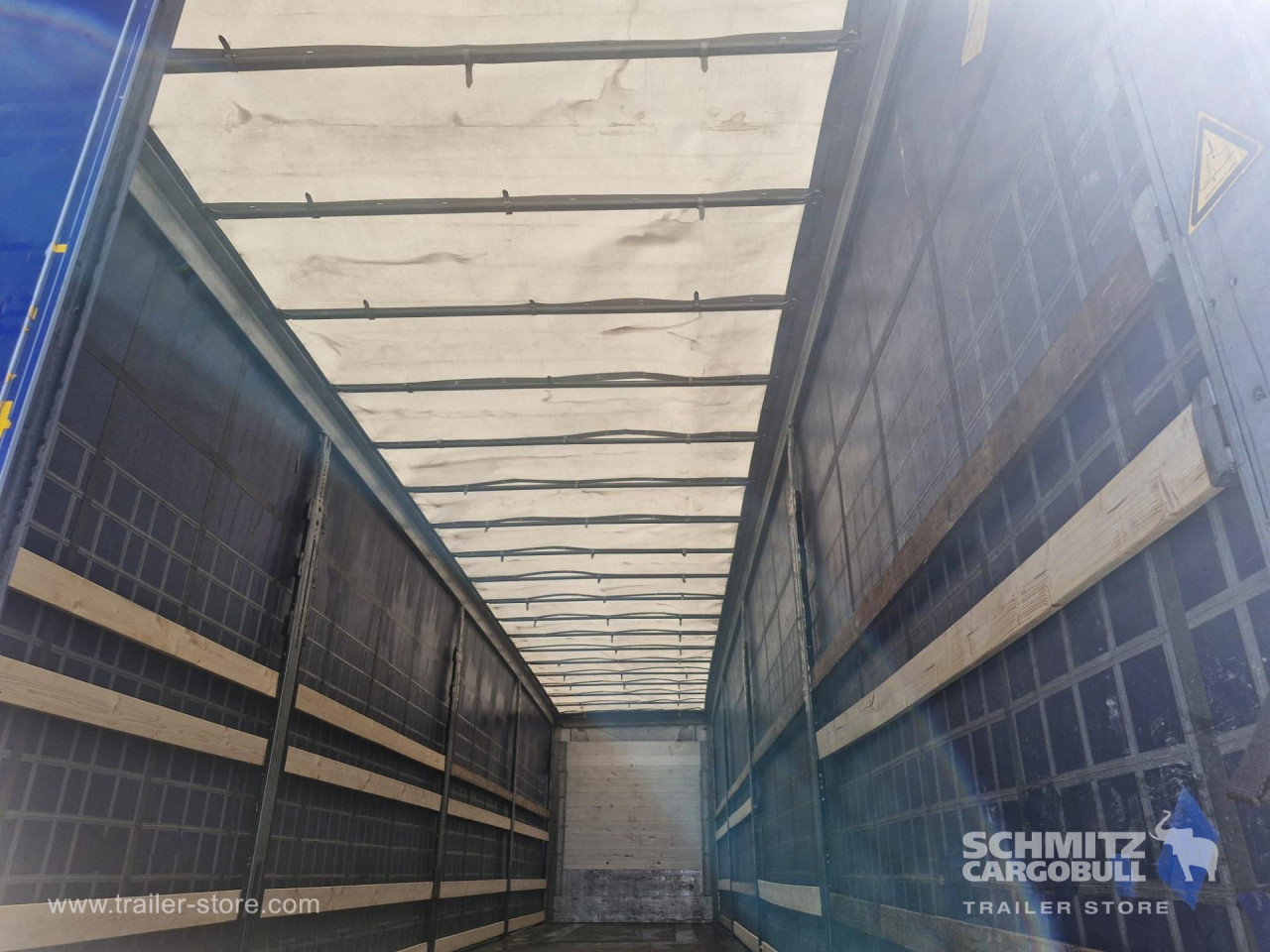 Schmitz Cargobull Curtainsider Varios 