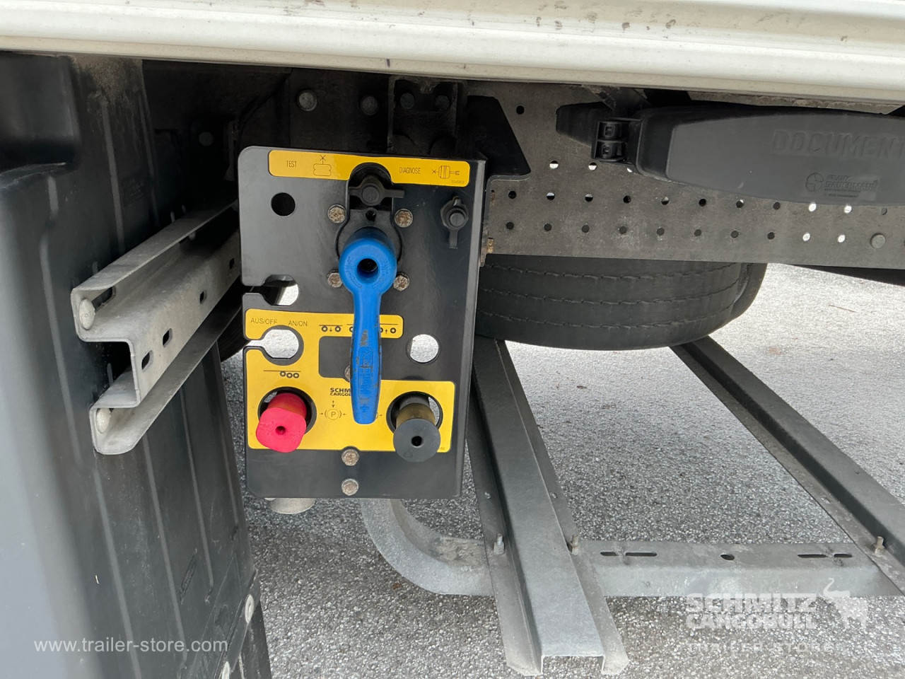 Schmitz Cargobull Reefer Meat hanging system 