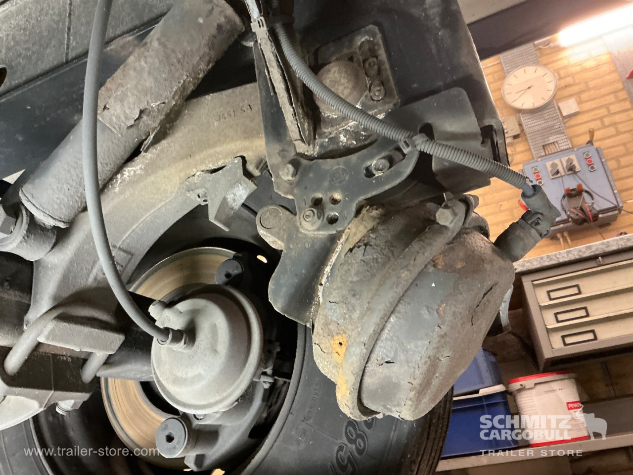 Krone Auflieger Tiefkühlkoffer Standard Taillift 