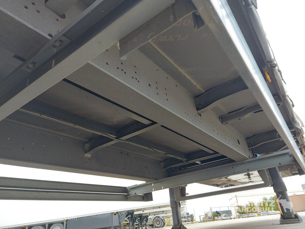 Schmitz Cargobull Curtainsider Mega 