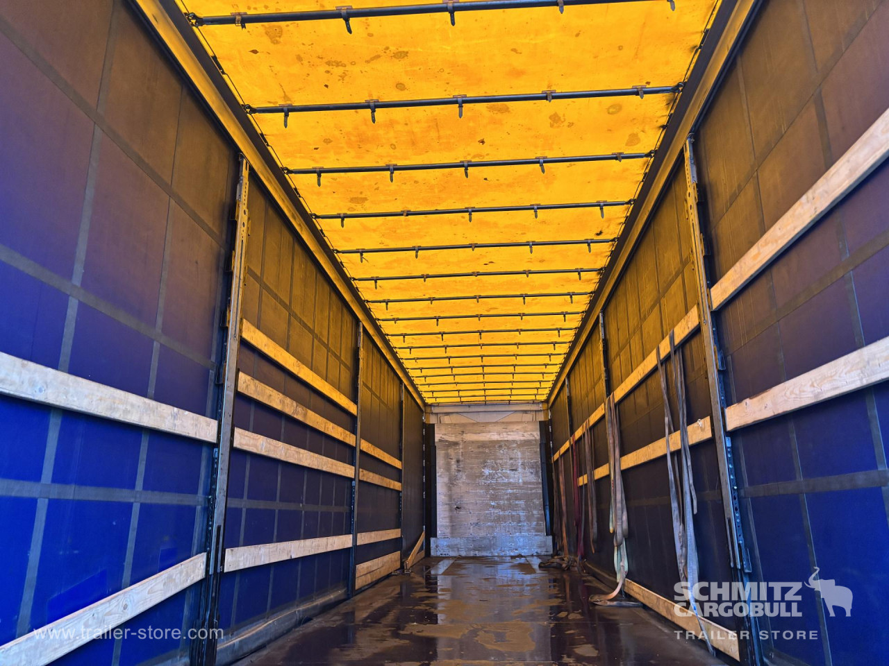 Schmitz Cargobull Curtainsider Mega 