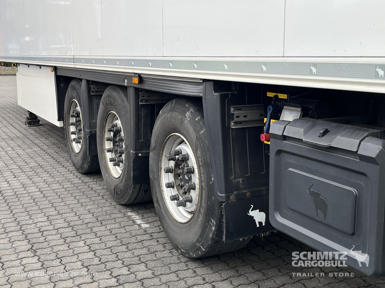 Schmitz Cargobull Tiefkühler Standard Doppelstock Trennwand 