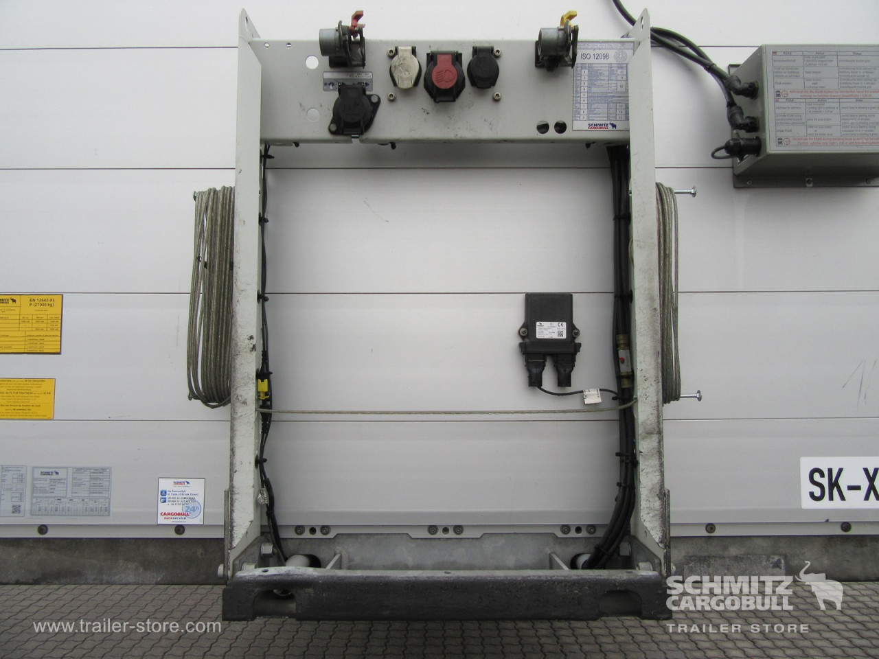 Schmitz Cargobull Curtainsider Standard Getränke 