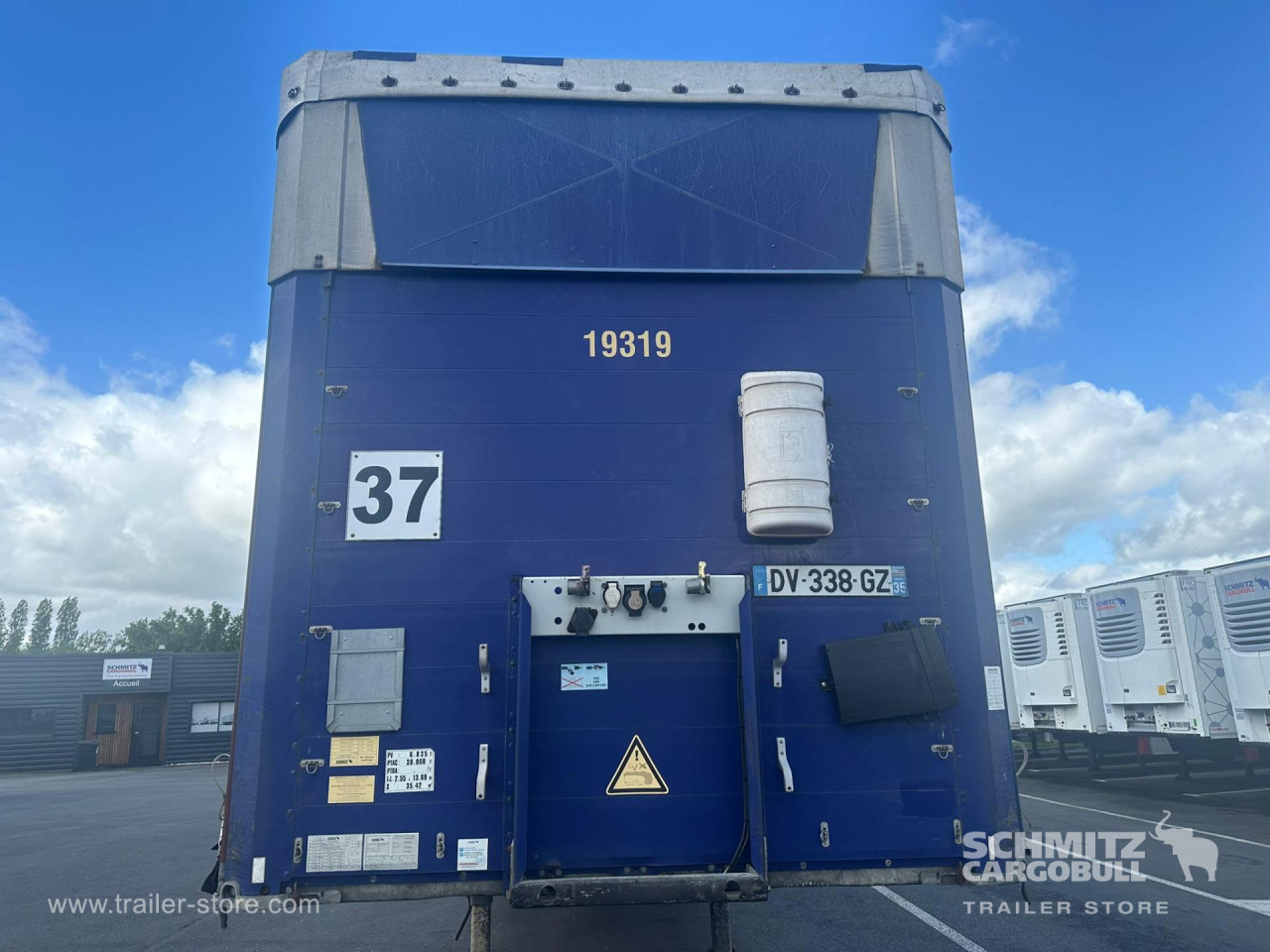 Schmitz Cargobull Semitrailer Curtainsider Mega 