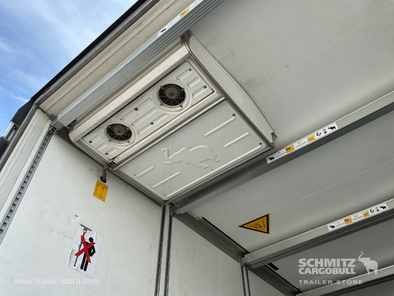 Schmitz Cargobull Auflieger Tiefkühlkoffer Multitemp Double deck Taillift 