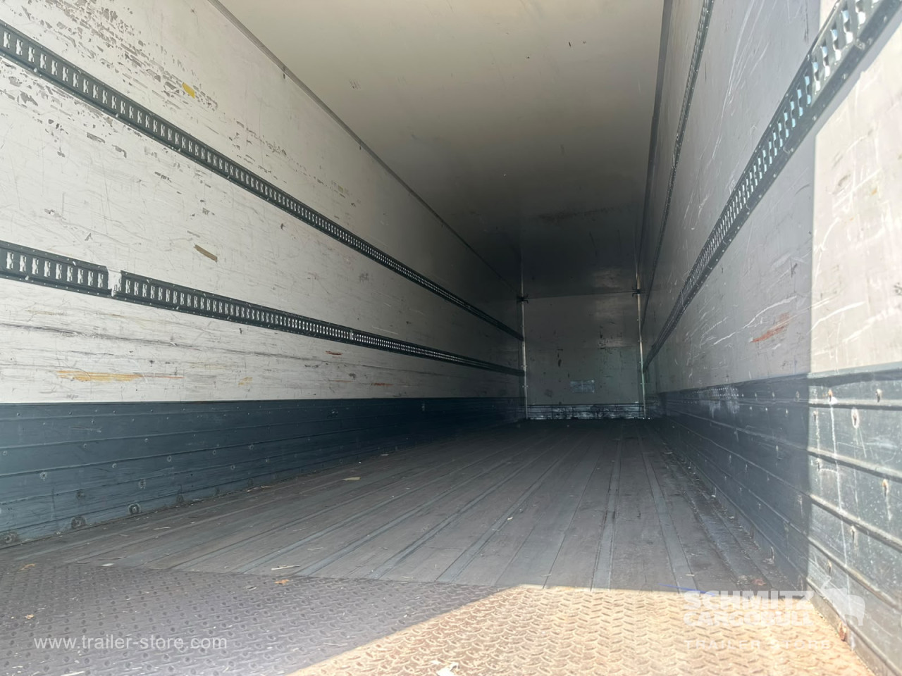 TROUILLET Semitrailer Dryfreight Standard 