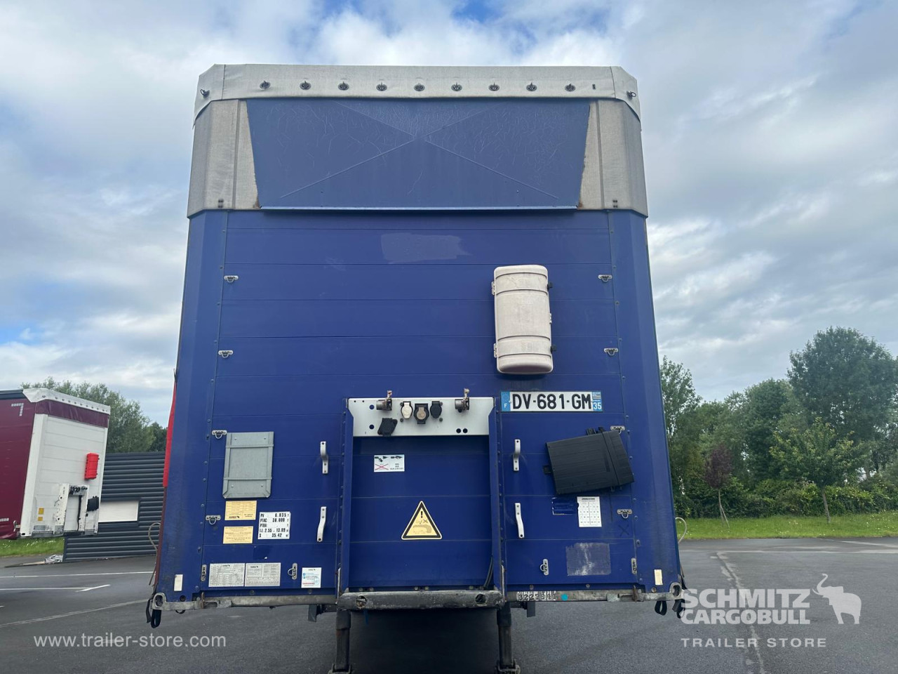 Schmitz Cargobull Semitrailer Curtainsider Mega 