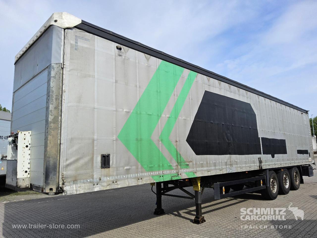 Schmitz Cargobull Curtainsider Mega Getränke 