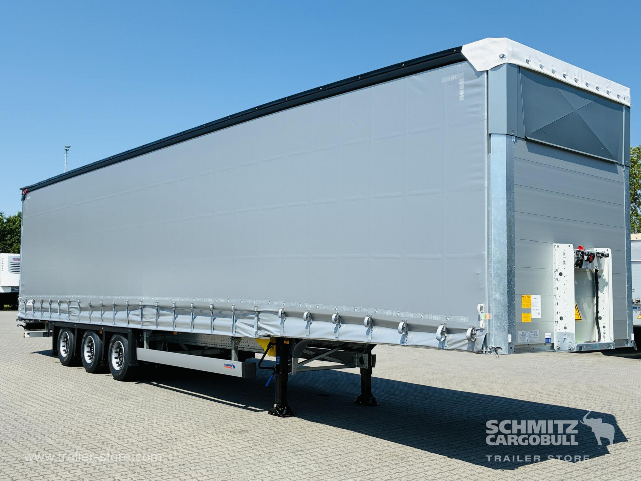 Schmitz Cargobull Curtainsider Mega Getränke 