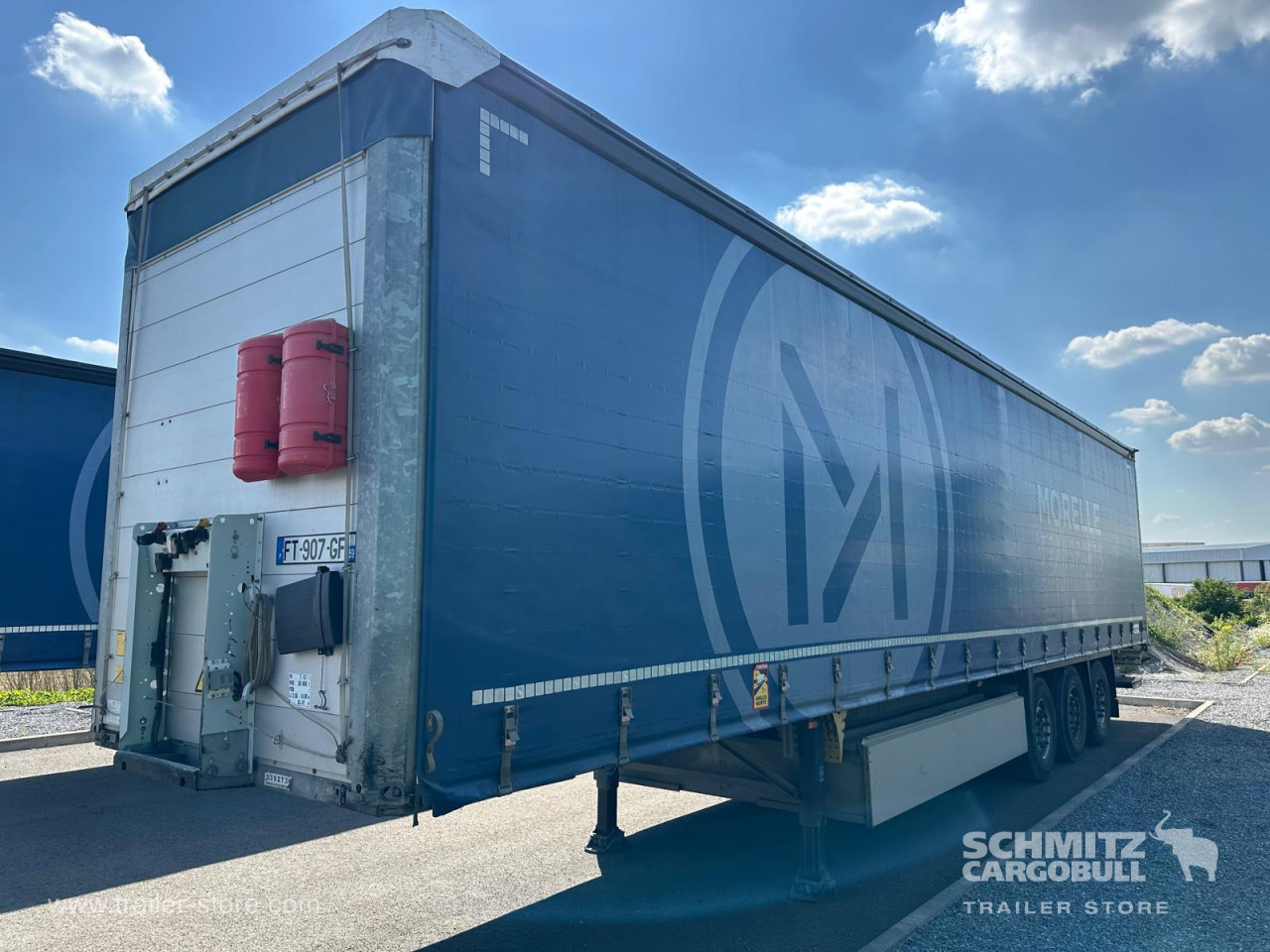 Schmitz Cargobull Semitrailer Curtainsider Standard Hayon 