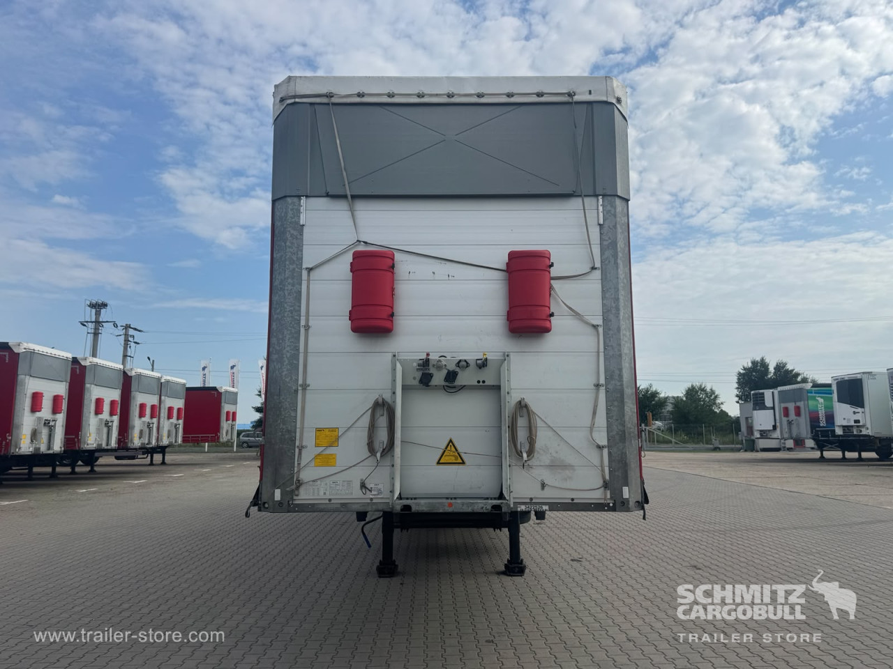 Schmitz Cargobull Curtainsider Mega 