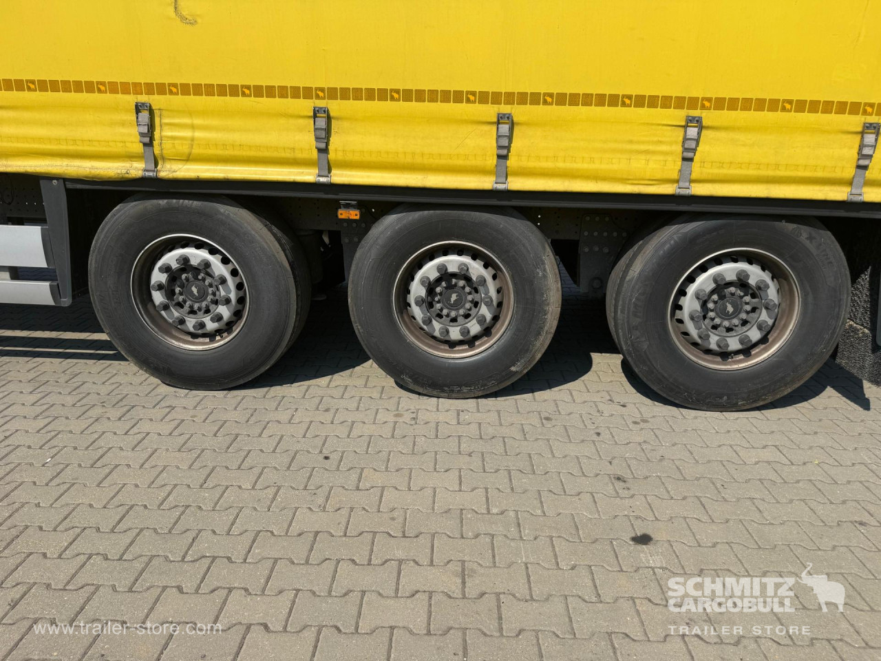 Schmitz Cargobull Curtainsider Standard 