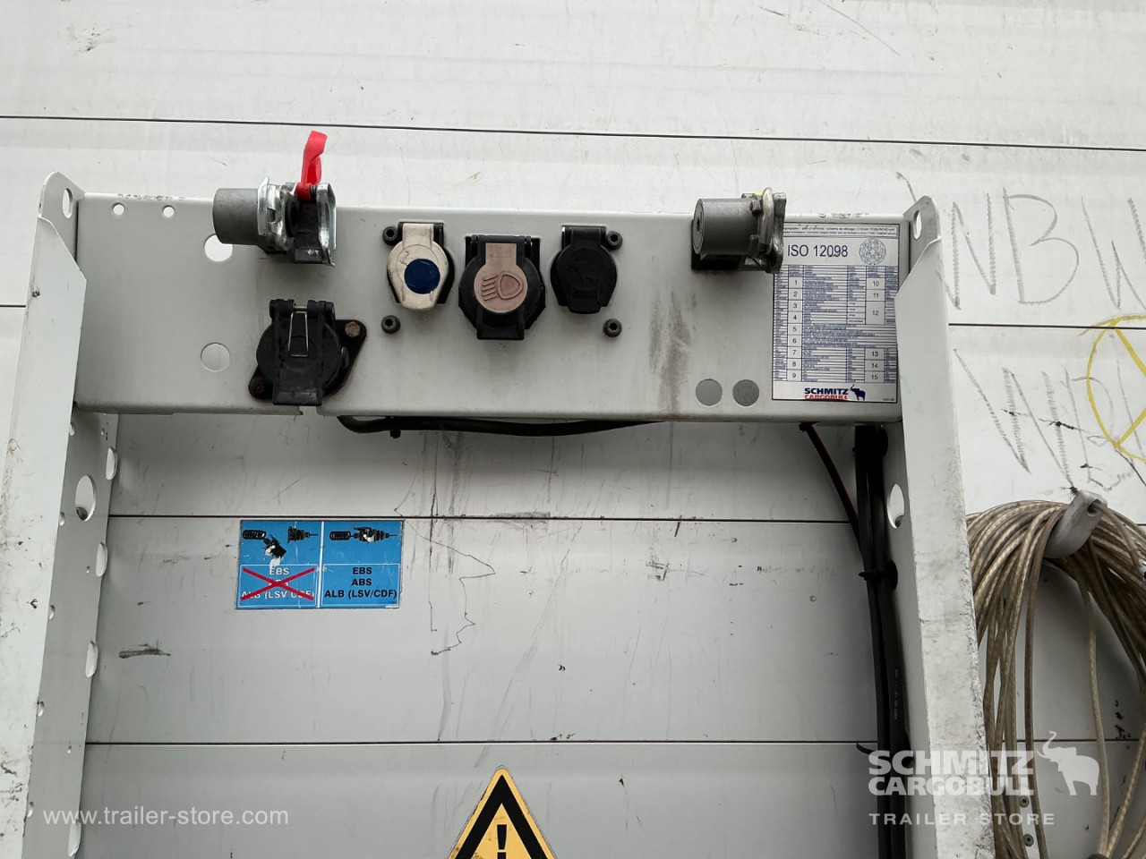 Schmitz Cargobull Curtainsider Mega 