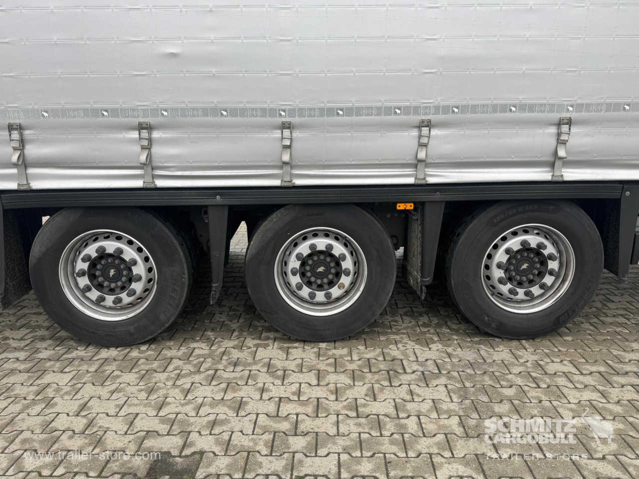Schmitz Cargobull Curtainsider Mega 