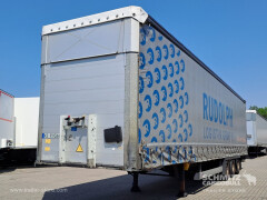 Schmitz Cargobull Curtainsider Mega Getränke 